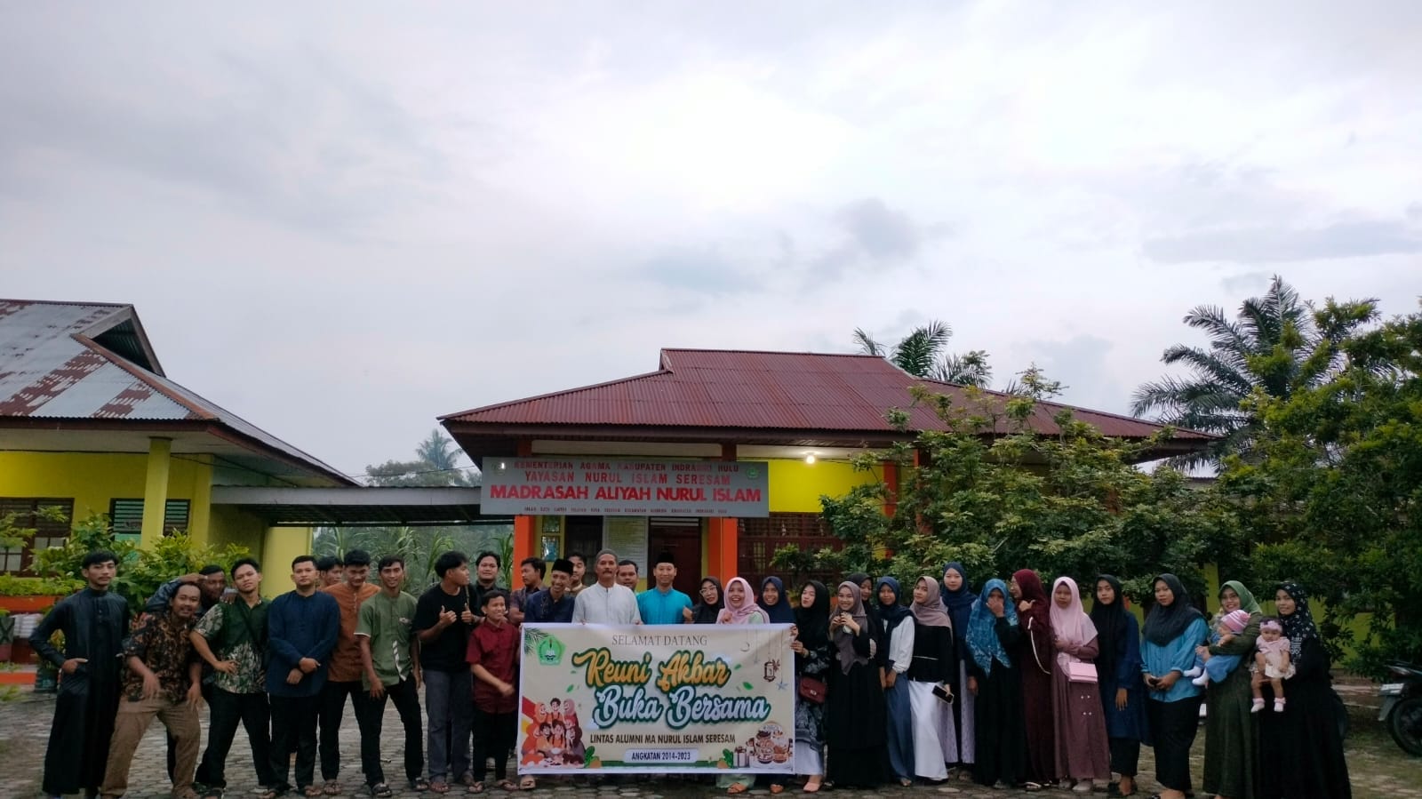 Silaturahmi sekaligus buka bersama Alumni MANIS.